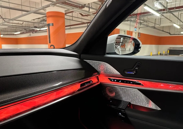 BMW Seria 7 cena 689000 przebieg: 4151, rok produkcji 2023 z Toruń małe 562